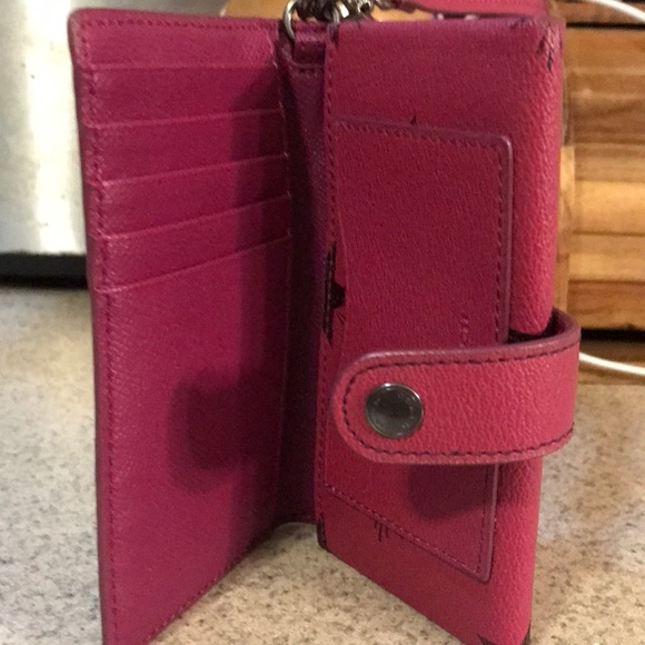 Coach wristlet - Picture 4 of 4